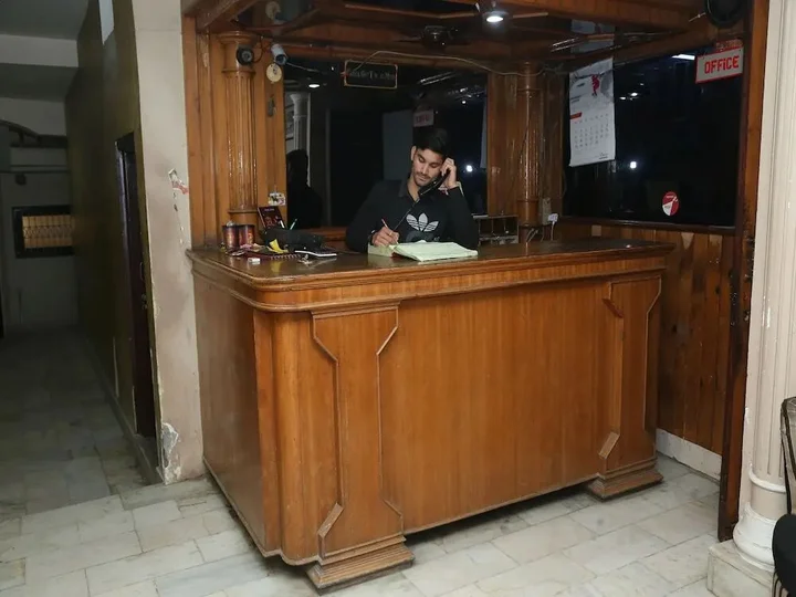 Катра: Satyam Hotel