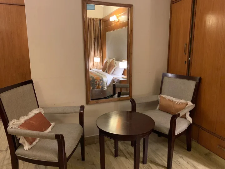 Солан: Dunn Perk Manor