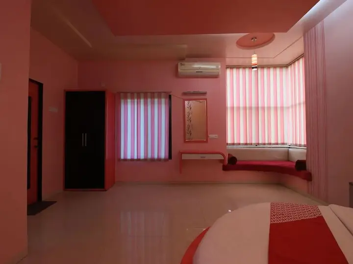 Amravati: Hotel Neelam
