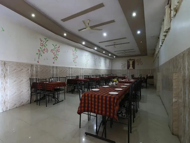Amravati: Hotel Neelam