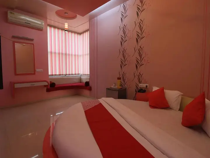 Amravati: Hotel Neelam