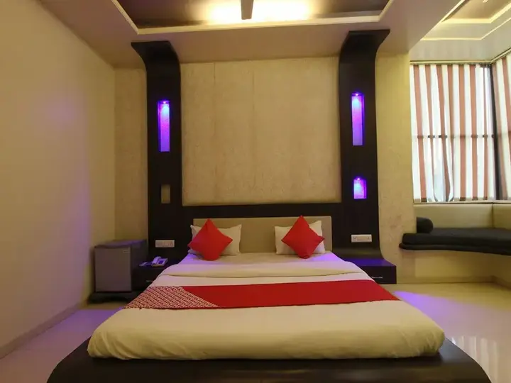 Amravati: Hotel Neelam