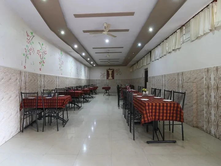 Amravati: Hotel Neelam