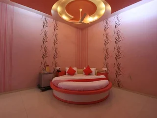 Amravati: Hotel Neelam
