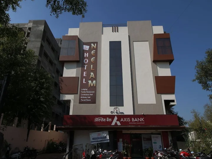 Amravati: Hotel Neelam