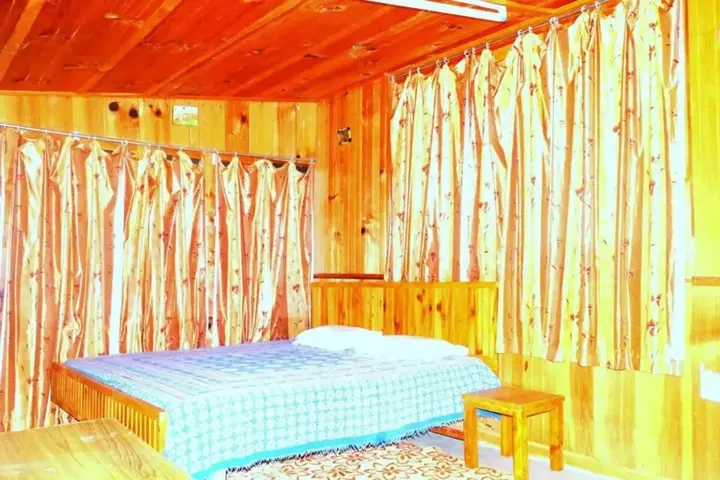 Гушайни: Tirthan Holidays Camp & Cottages