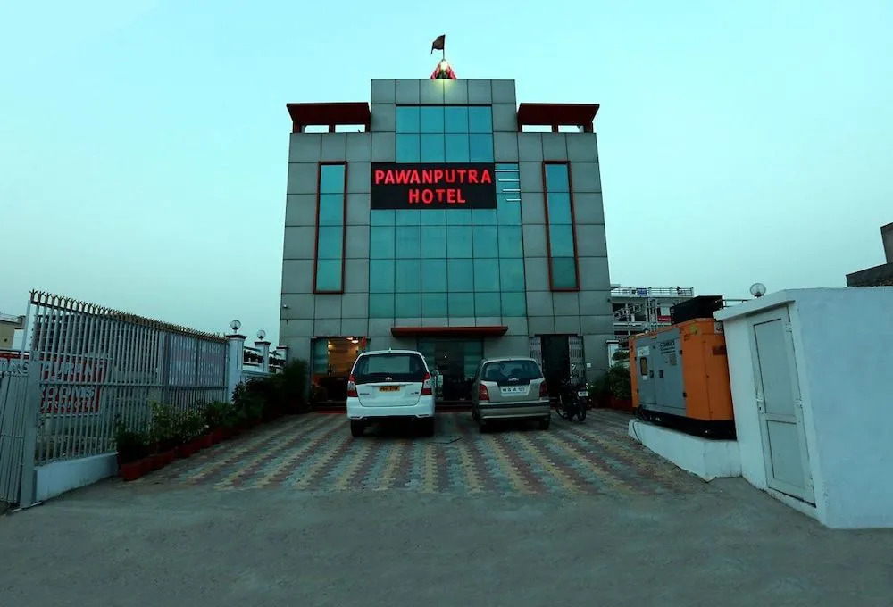 Бхивади: Hotel Pawanputra