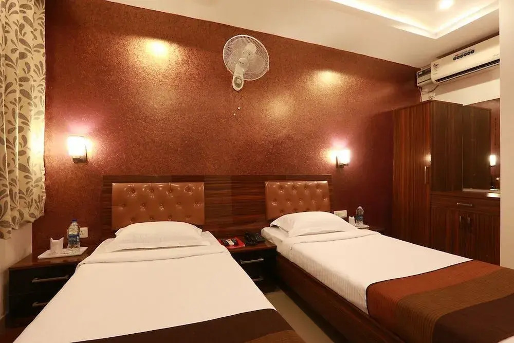 Бхивади: Hotel Pawanputra