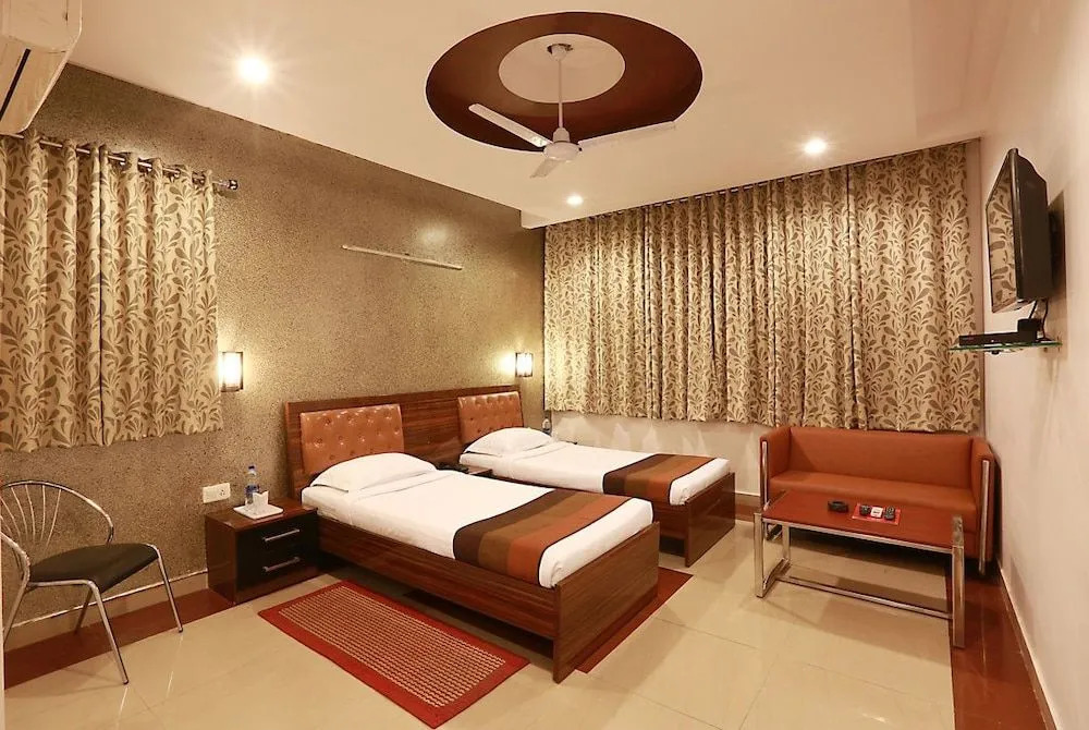 Бхивади: Hotel Pawanputra
