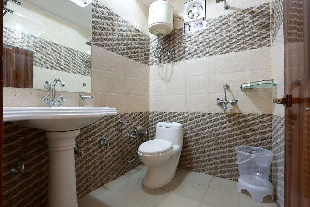 Бхивади: Hotel Pawanputra