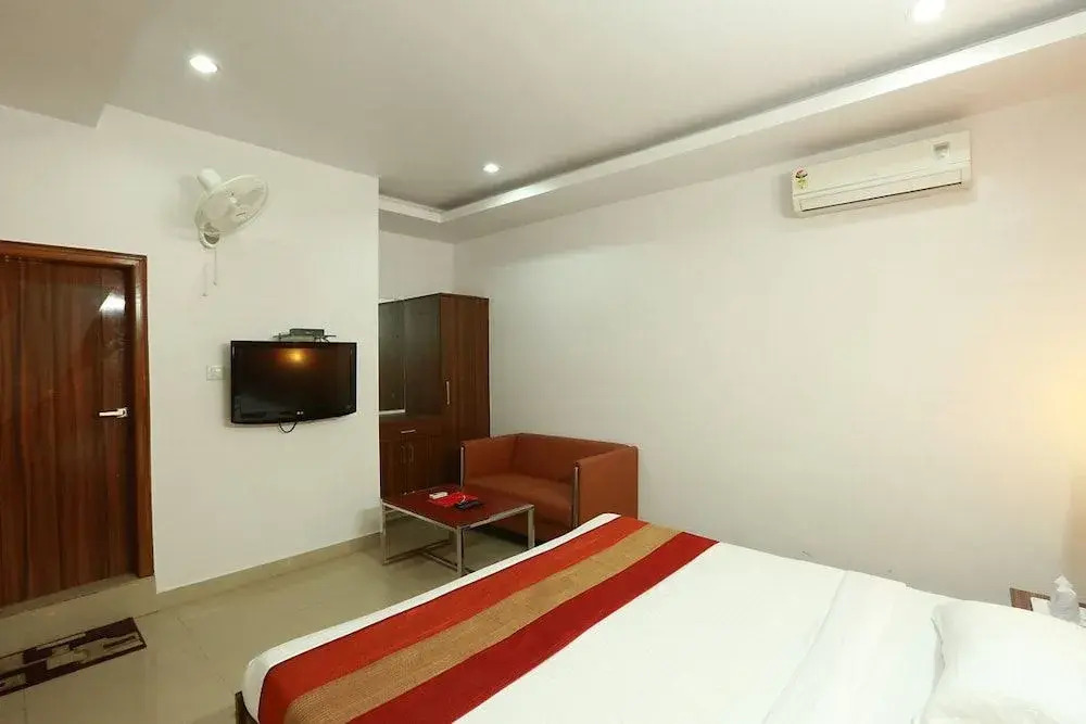 Бхивади: Hotel Pawanputra