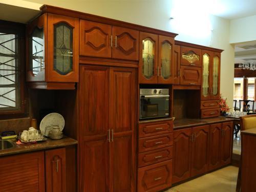 Эрамаллур: Aratt Mansion