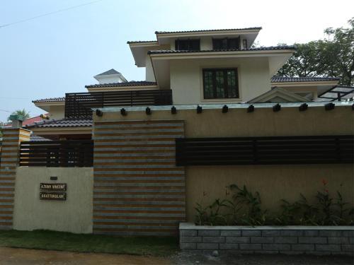 Эрамаллур: Aratt Mansion