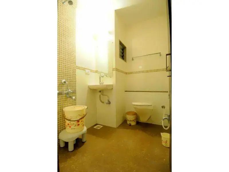 Сурат: hotel skylawn surat