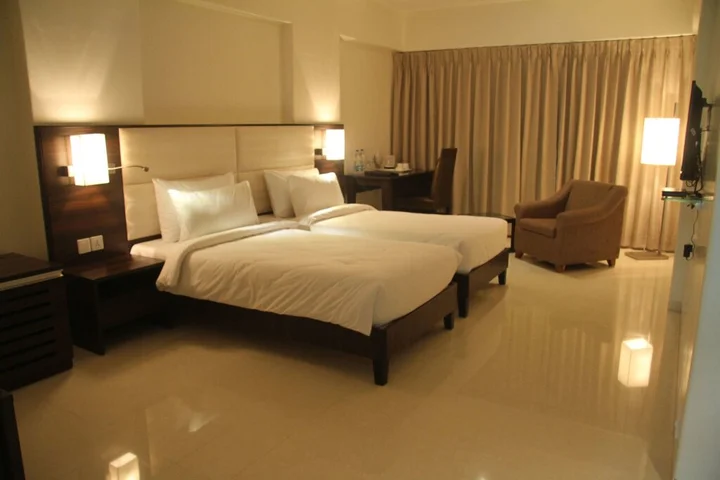 Мумбаи: Hotel Beacon T2