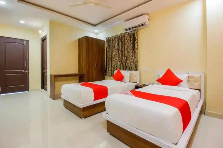 Aaditya Grand by OYO Rooms — фото 1