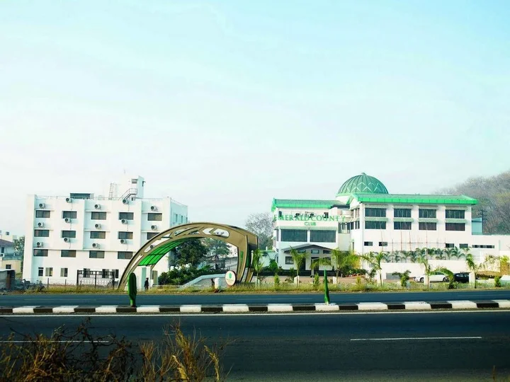 Вакад: The Emerald Resort, Pune