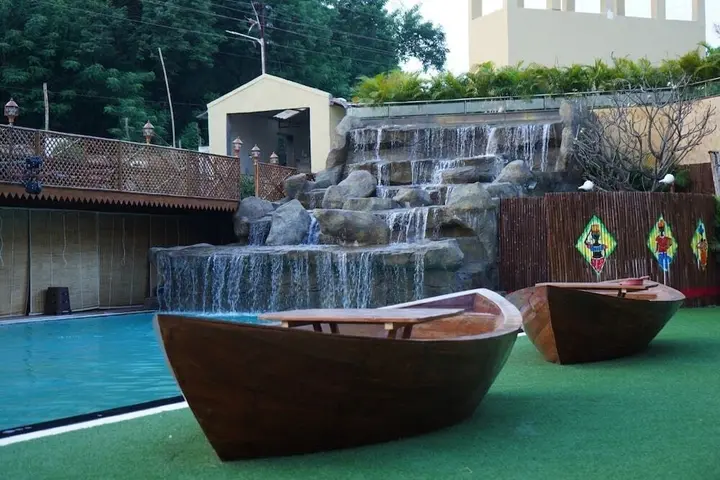 Вакад: The Emerald Resort, Pune