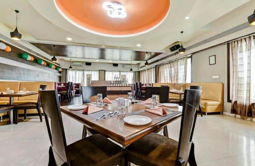 Вакад: The Emerald Resort, Pune