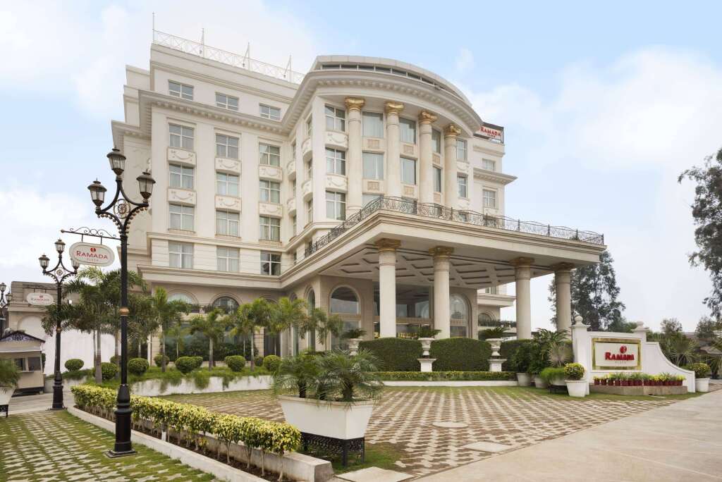 Чандигарх: Ramada Plaza by Wyndham Chandigarh Zirakpur