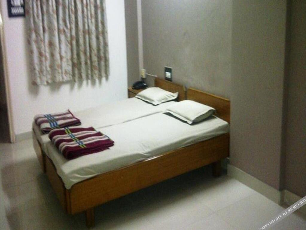 Бхудж: Hotel Abha International
