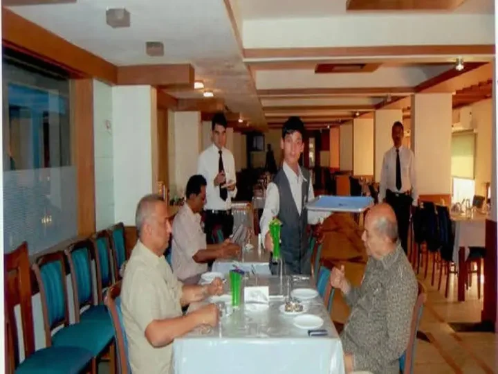 Бхудж: Hotel Abha International