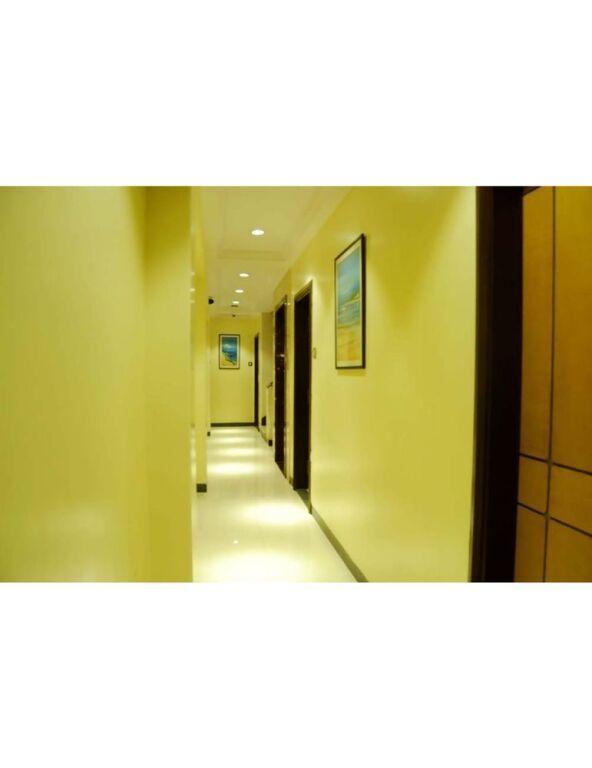 Мумбаи: Vista Rooms Near Marine Lines Station