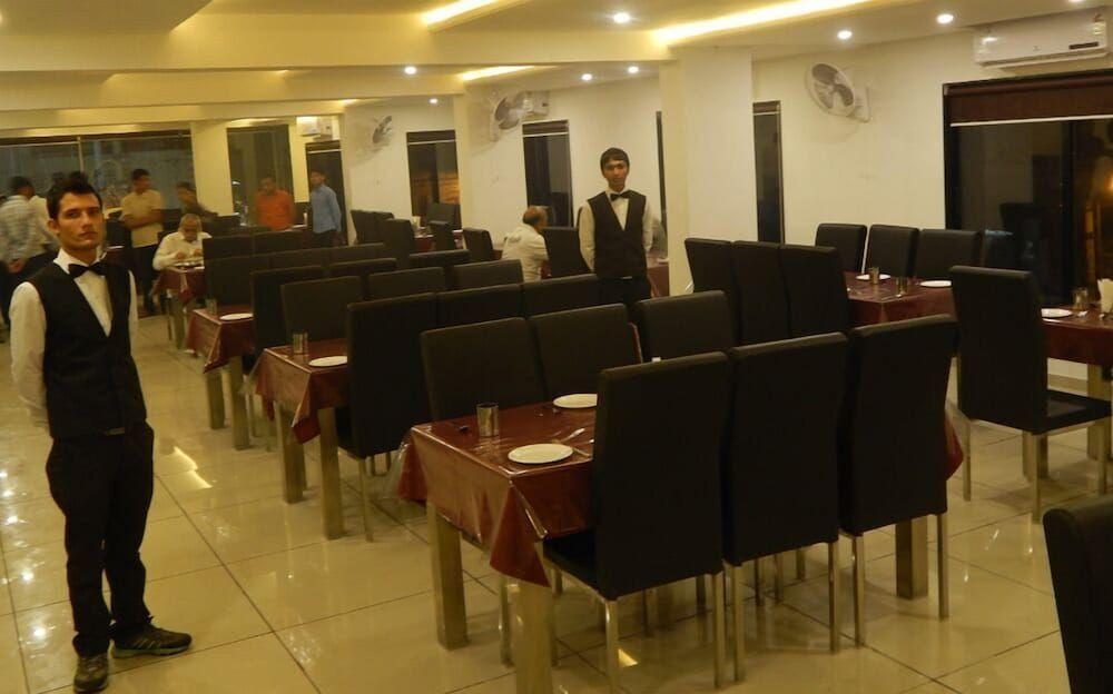 Джамнагар: Hotel Vraj Inn