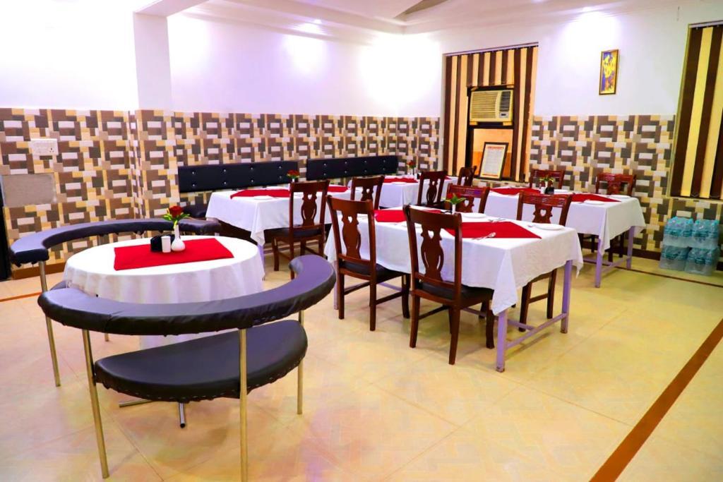 Hotel Prashant Palace — фото 1