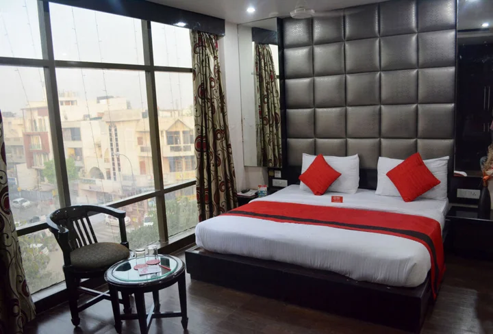 Нью-Дели: Hotel Le Grand By FabHotels