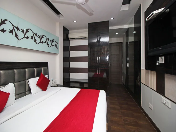Нью-Дели: Hotel Le Grand By FabHotels