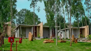 Хосур: R D S Nature Retreat
