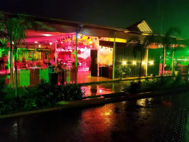 Лонавала: Whispering Woods Resort-Lonavala