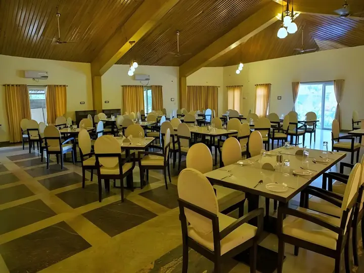 Лонавала: Whispering Woods Resort-Lonavala