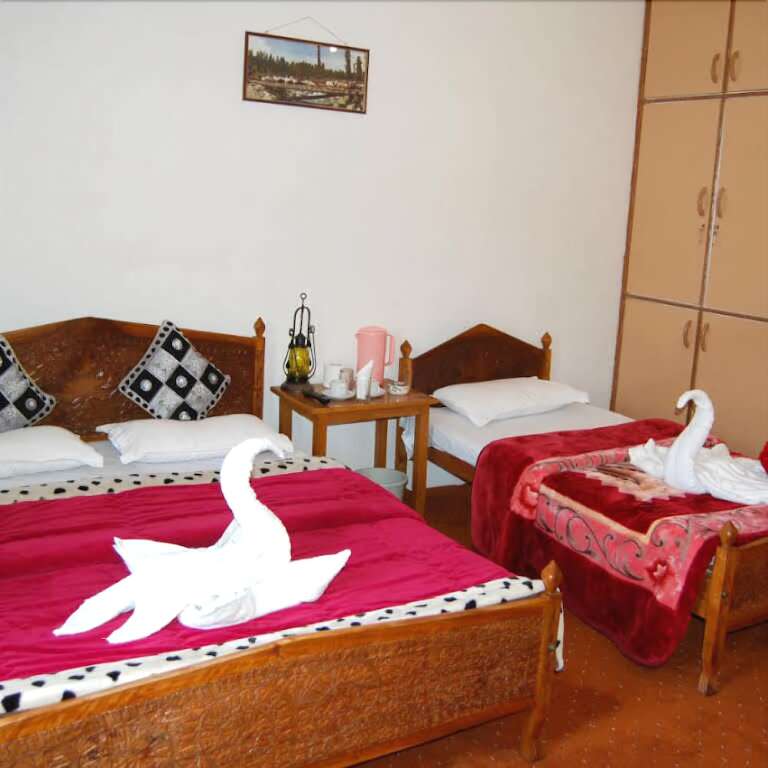 Шринагар: Basera Residency