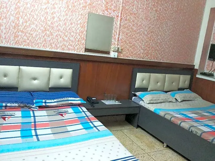 Нью-Дели: Hotel Bajrang