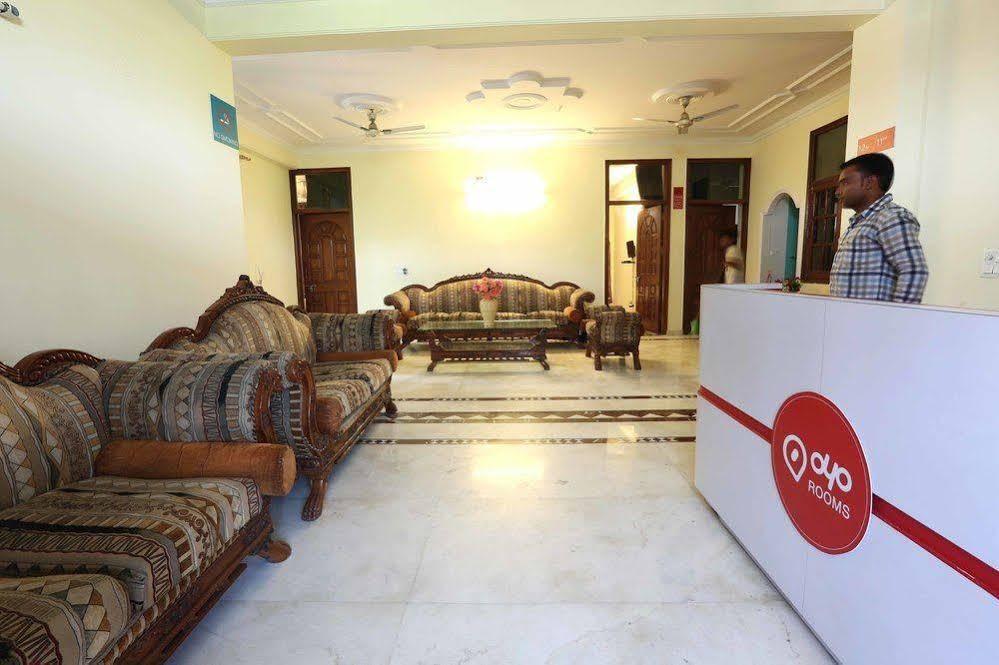Нойда: OYO Rooms Noida Sector 52 Block A
