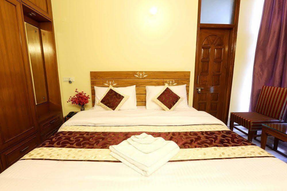 Нойда: OYO Rooms Noida Sector 52 Block A
