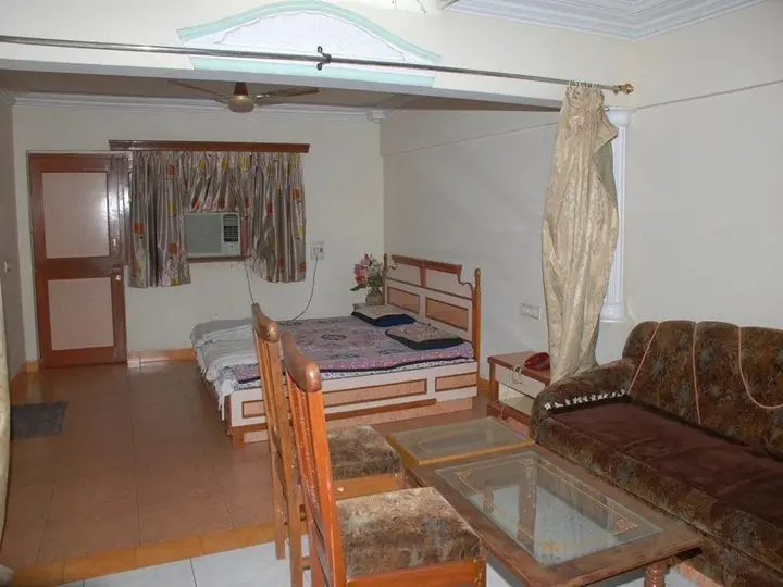 Бхаруч: Hotel Nyay Mandir