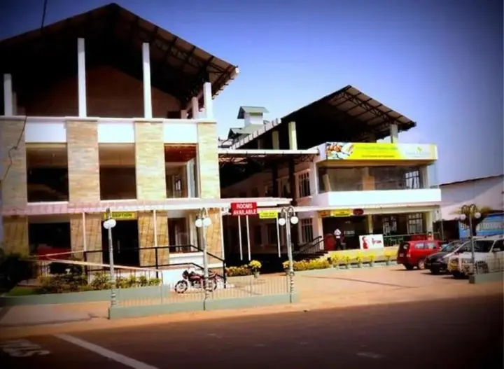 Бандипур: Sasthapuri Hotels