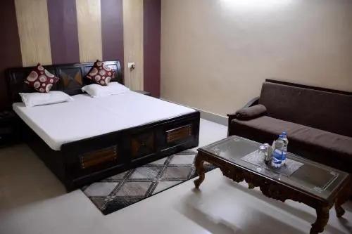 Узел Хануманангарх: Narang Hotel