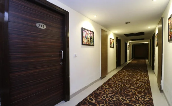 Лудхиана: Hotel Ivory Retreat
