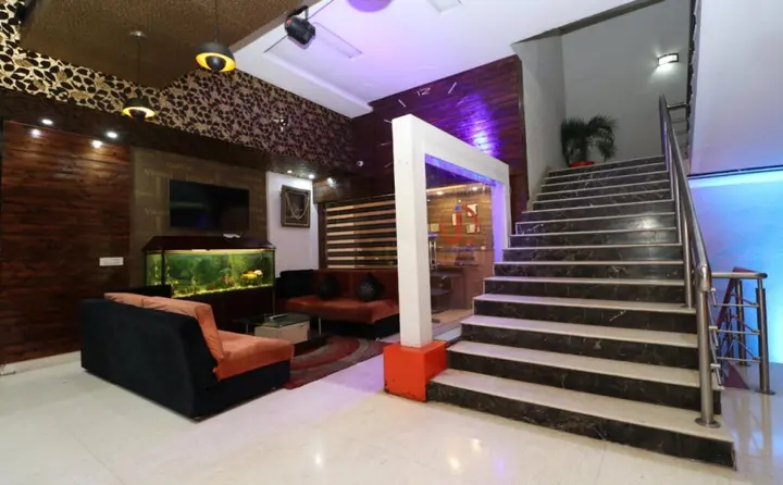 Лудхиана: Hotel Ivory Retreat