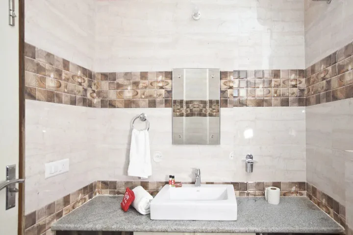 Гуруграм: OYO Rooms Huda City Center Market District