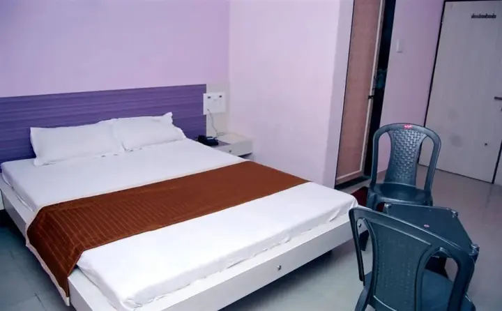 Дварка: Hotel Rajadhiraj
