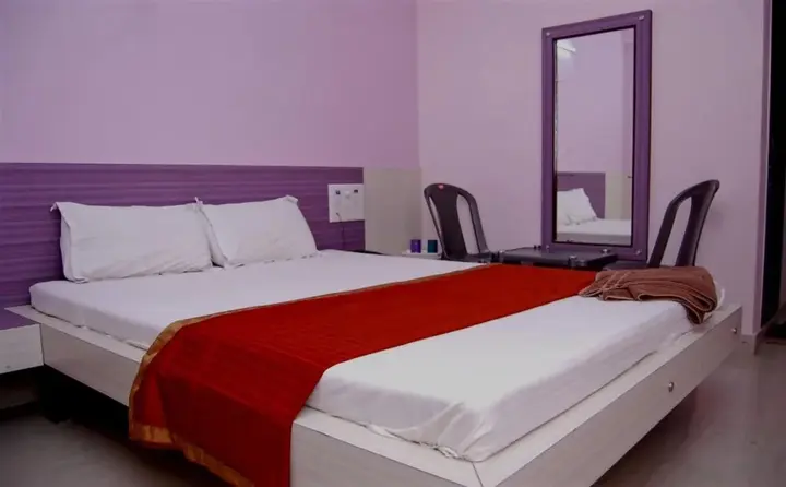 Дварка: Hotel Rajadhiraj
