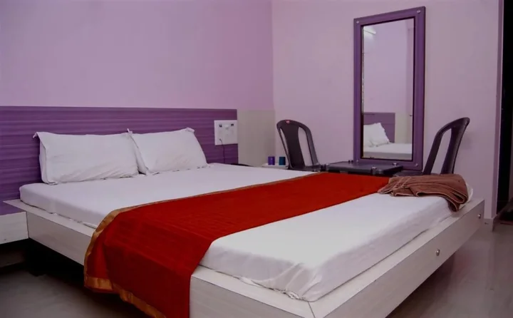 Дварка: Hotel Rajadhiraj