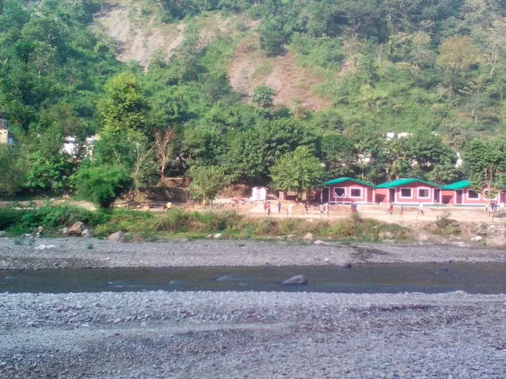 Ришикеш: River Valley Resort