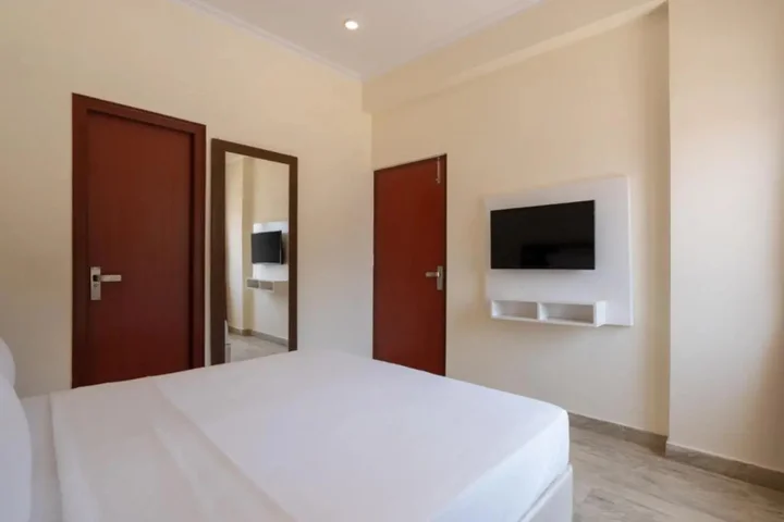 Наинитал: Sarthak INN