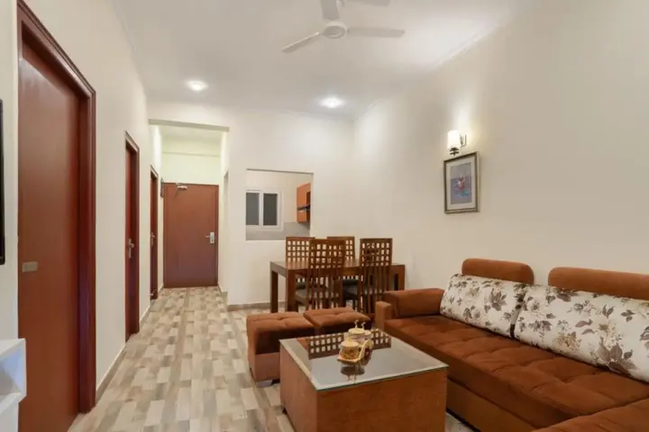 Наинитал: Sarthak INN